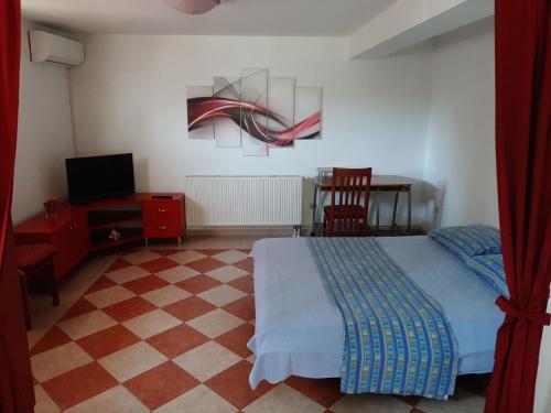 Spacious Apartment With Terrace Near The Beach