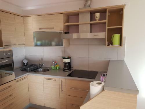 Sunny Apartment 150 M From The Sea