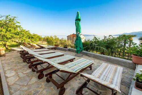 Villa Giani Apartments With Swimming Pool