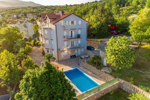 Villa Giani Apartments With Swimming Pool