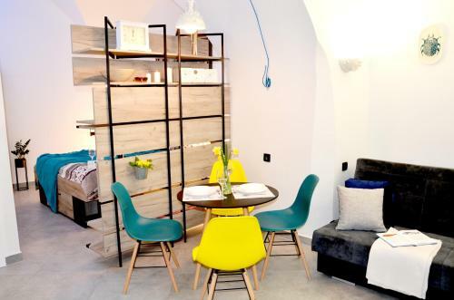 Studio Apartment Surf By The Sea