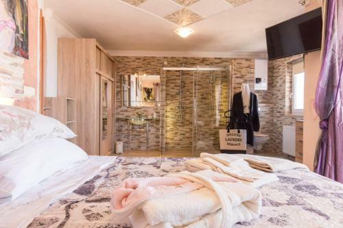 Beautiful Unique Luxury Villa Emily