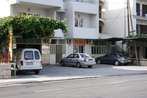 Apartments With Wifi Omis - 4654