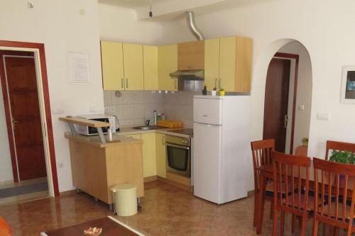 Apartments With A Parking Space Stanici, Omis - 12158
