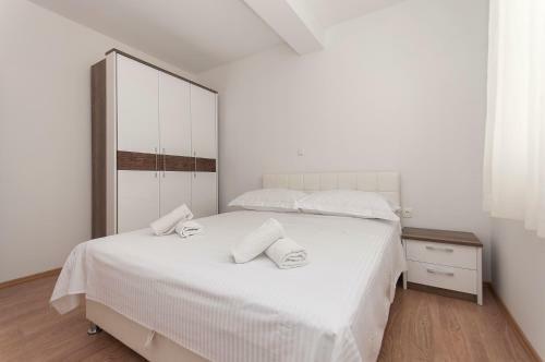 Apartman Mira- Omis