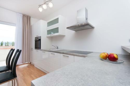 Apartman Mira- Omis