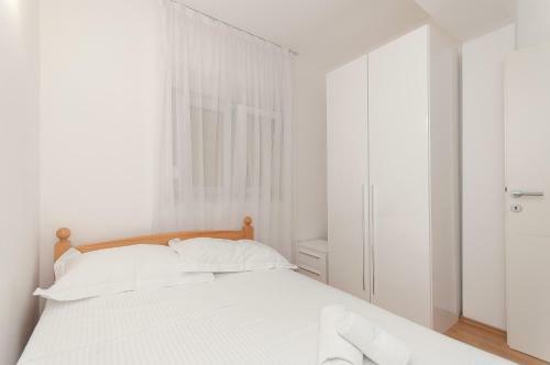 Apartman Mira- Omis
