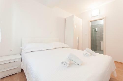 Apartman Mira- Omis
