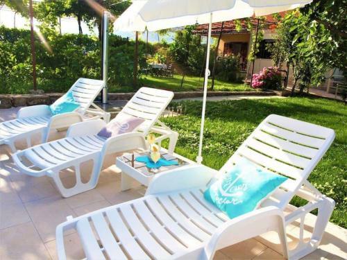 Villa Sunflower House With A Pool