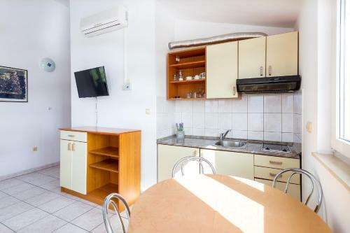 Hostal Aga Beach Suites