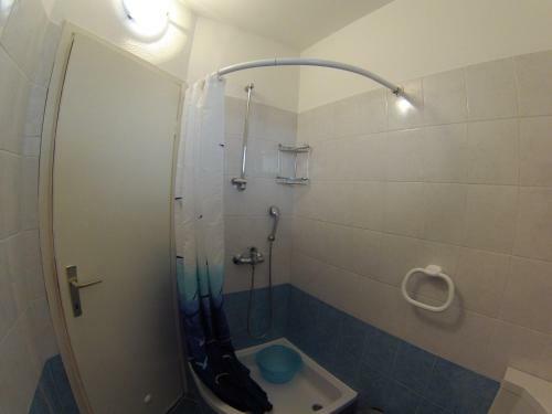 Omi? Du?e Sandy Beach Apartments Mare