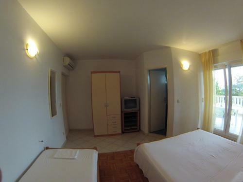 Omi? Du?e Sandy Beach Apartments Mare