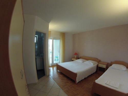 Omi? Du?e Sandy Beach Apartments Mare