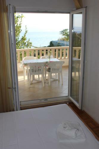 Omi? Du?e Sandy Beach Apartments Mare