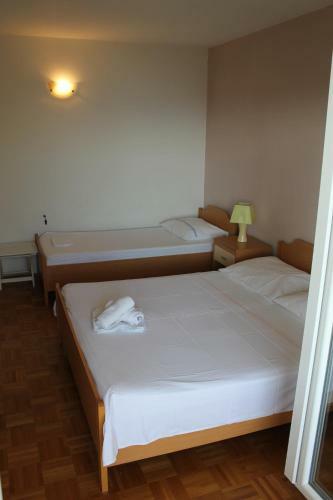 Omi? Du?e Sandy Beach Apartments Mare