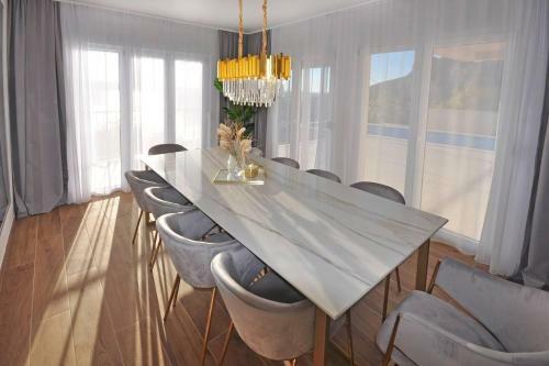 Villa Iva With Sea View And Pool