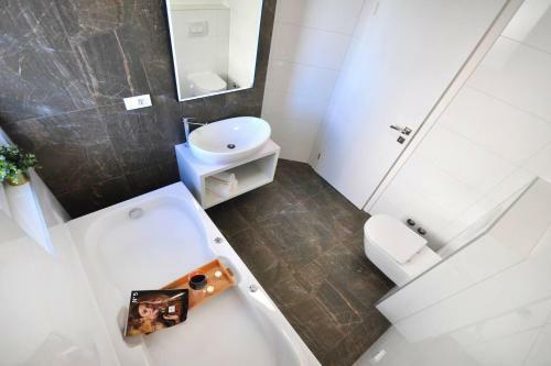 Villa Iva With Sea View And Pool