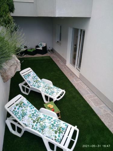Private Pool And Sea View Apartment