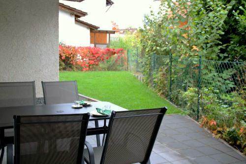 Apartamento Business-apartment Mit Garten, Parkplatz & K�che