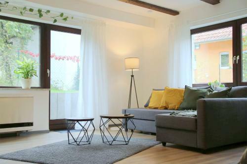 Apartamento Business-apartment Mit Garten, Parkplatz & K�che