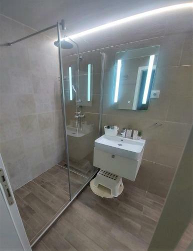 New Villa In Old Center - Pag