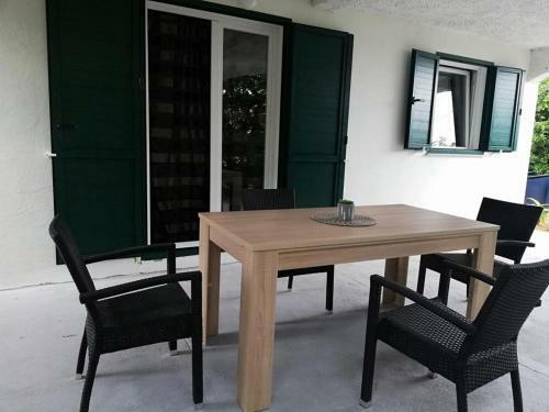 Seaside Apartments With A Swimming Pool Pag - 17752
