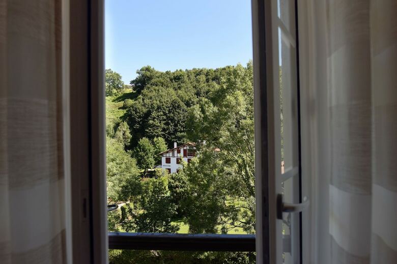 Hotel Les Jardins De Bakea