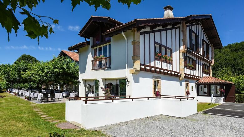 Hotel Les Jardins De Bakea