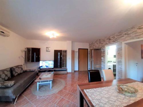 Apartment In Malinska/insel Krk 36342