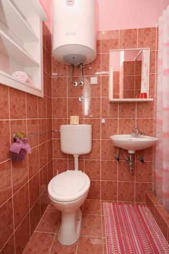 Apartments With A Parking Space Novi Vinodolski - 5529