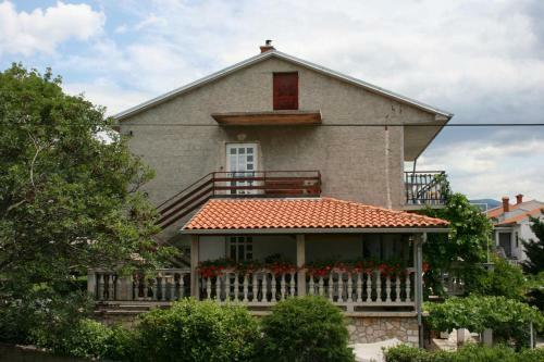 Apartments With A Parking Space Novi Vinodolski - 5529