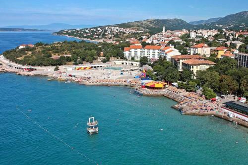 Apartments With Wifi Novi Vinodolski - 11839