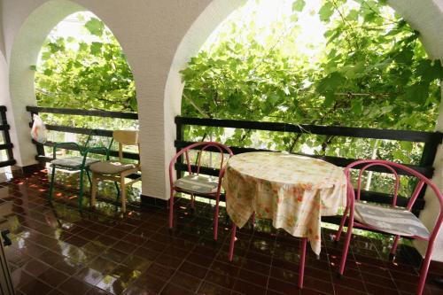 Apartments With A Parking Space Novi Vinodolski - 5482