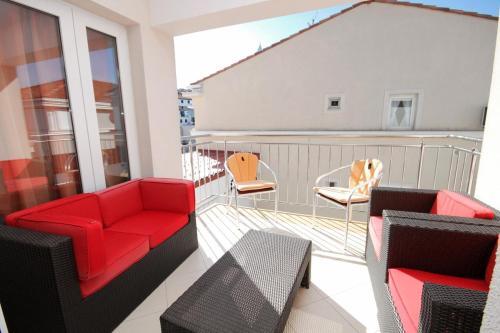 Apartments With Wifi Novi Vinodolski - 5505