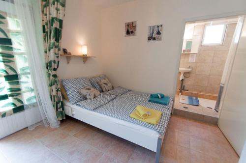 Redhill Apartments