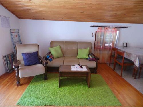 Apartments In Novi Vinodolski 38122