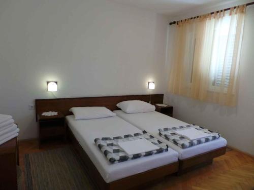 Apartments In Novi Vinodolski 38122