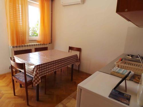 Apartments In Novi Vinodolski 38122