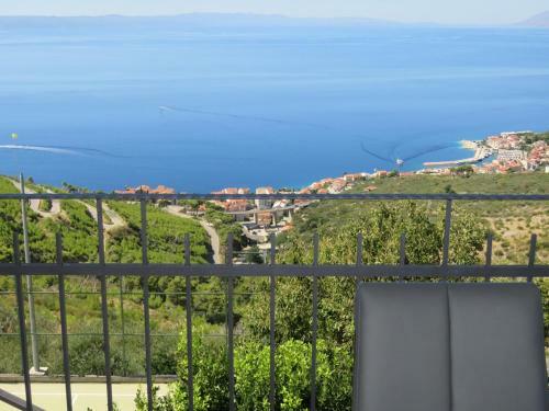 Villa Lea With Private Pool, Tennis Court And Mini Golf Course