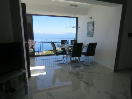 Villa Lea With Private Pool, Tennis Court And Mini Golf Course