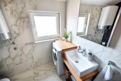 Modern Holiday Apartment "libra" With Swimming Pool