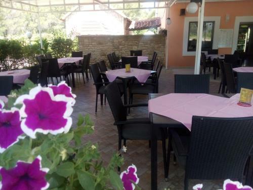 Hostal Pansion Restoran Marin