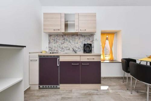 Vacation Stone House, 100m From The Beach