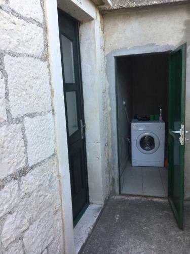 Large Apartment In An Old Dalmatian House