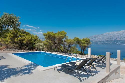 Lovely View Villa In Povlja