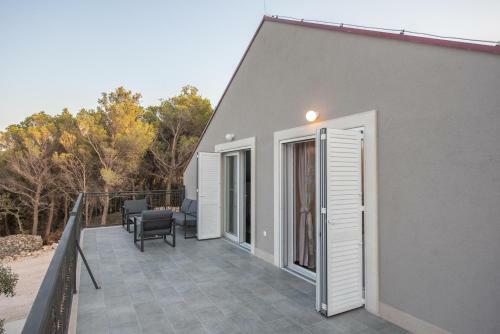 Lovely View Villa In Povlja