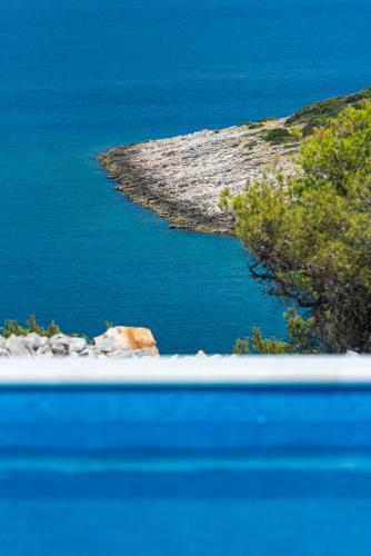 Lovely View Villa In Povlja