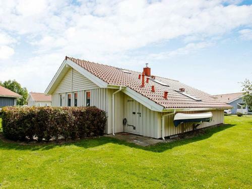 Four-bedroom Holiday Home In Otterndorf 13