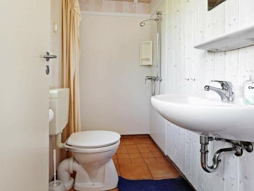 Four-bedroom Holiday Home In Otterndorf 13
