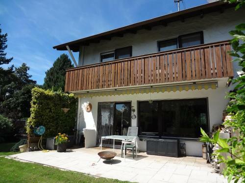 Sunny Apartment In P�hl